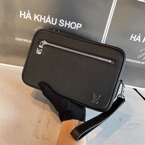 Louis Vuitton Taïga Kasai Clutch 